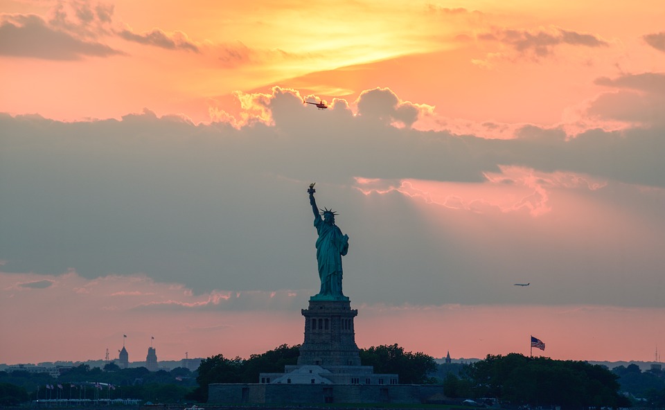 Estátua da Liberdade e Ellis Island, símbolos do sonho americano